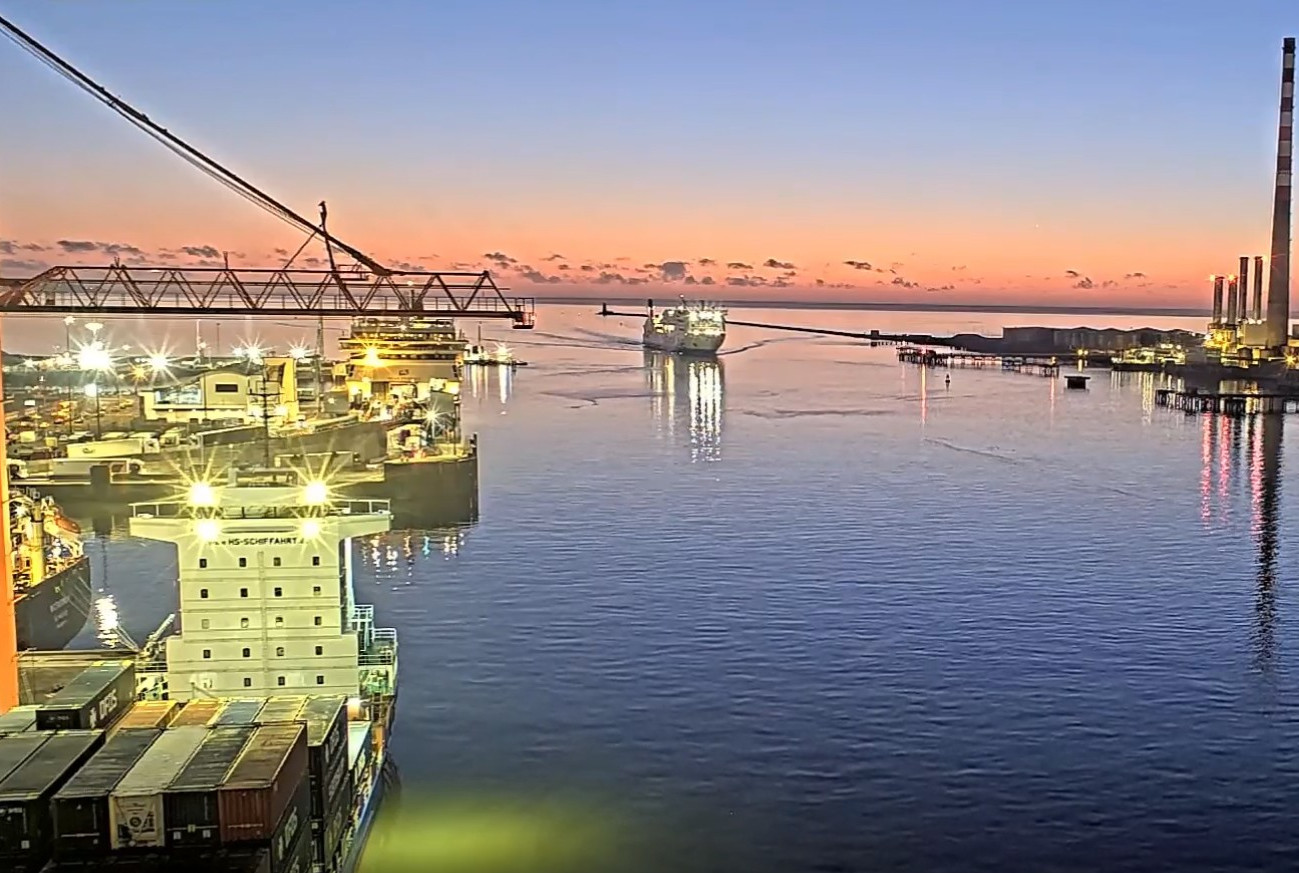 Dublin port live stream